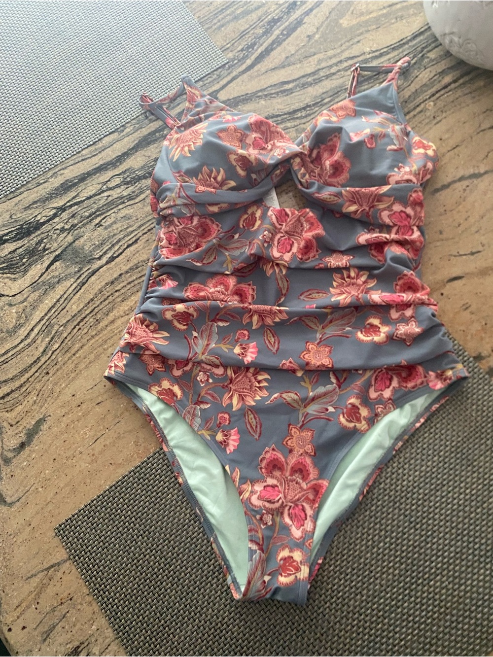 Cupshe Floral One-Piece Swimsuit in Gray and Coral Pink